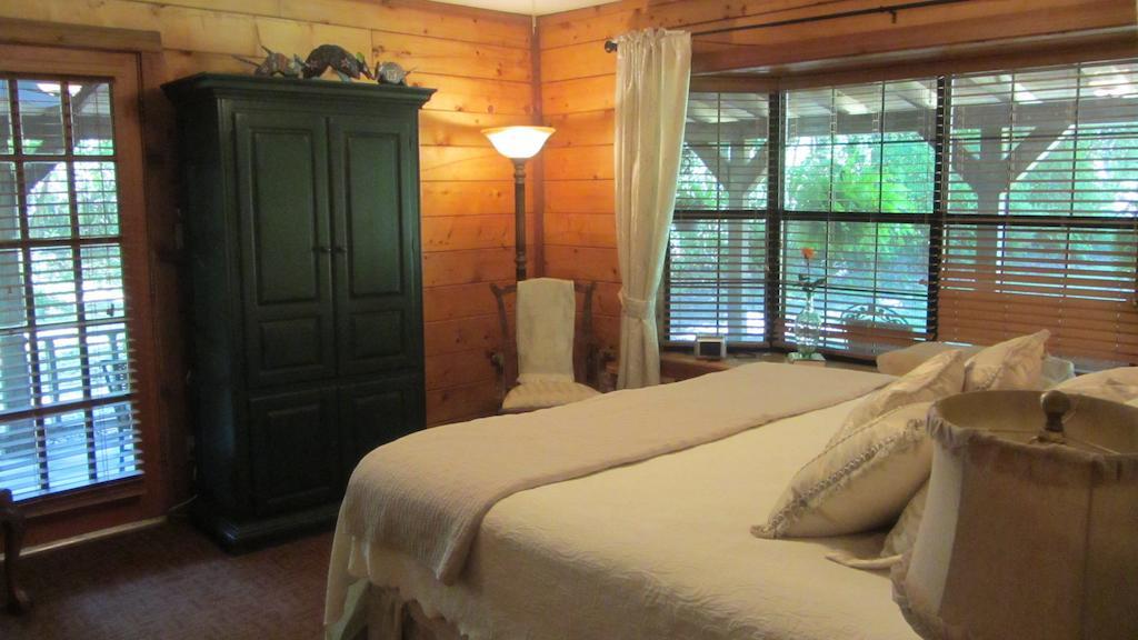 Red Caboose Farm Bed & Breakfast Magnolia Rum bild